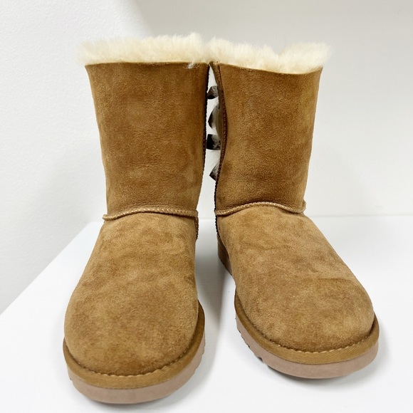 UGG Bailey Bow II Chestnut 6 Suede - Picture 3 of 8